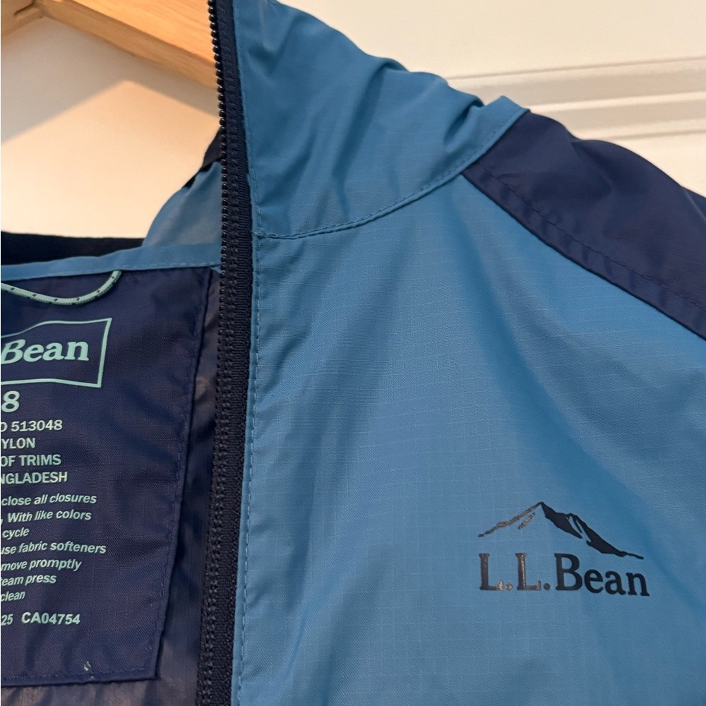 L.L. Bean Two-Tone Blue kids Windbreaker size Small/8